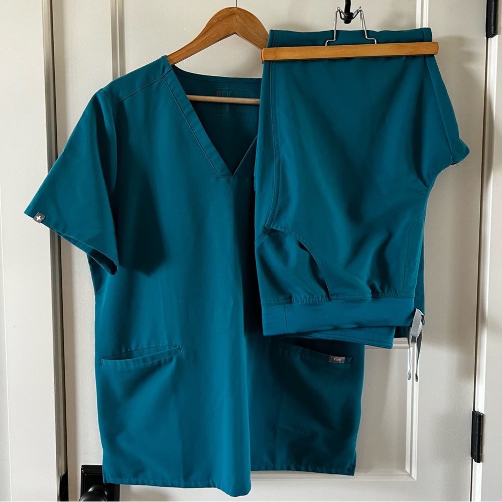 Figs Scrub Set in Pacific Blue